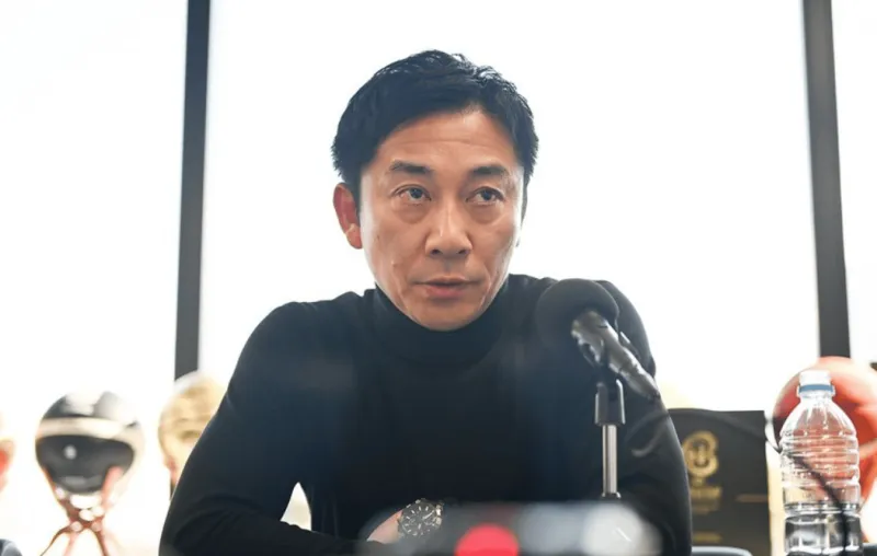 足球